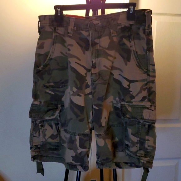 Jordan Craig Other - AUTHENTIC JORDAN CRAIG MEN'S CAMOUFLAGE CARGO SHORTS SIZE 34 WAIST